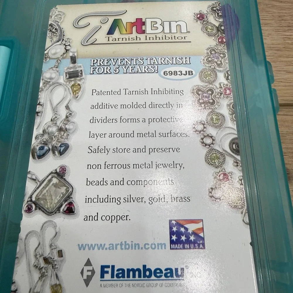 We‎ R Memory Keepers Sew Easy Stitch Piercer 8 Designs Embroidery Scrapbooking